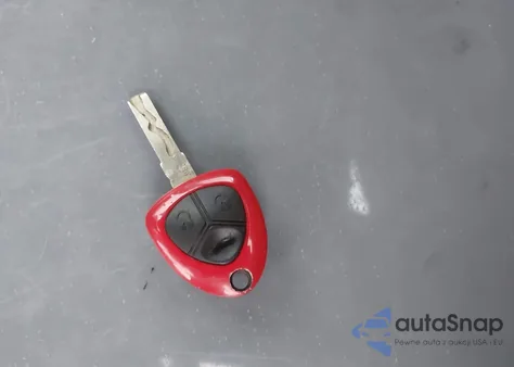 2011 Ferrari California z USA, uszkodzony, nr VIN ZFF65LJA4B0181841